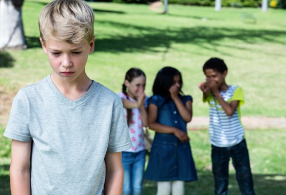 bullismo infantile per i tic nel bambino